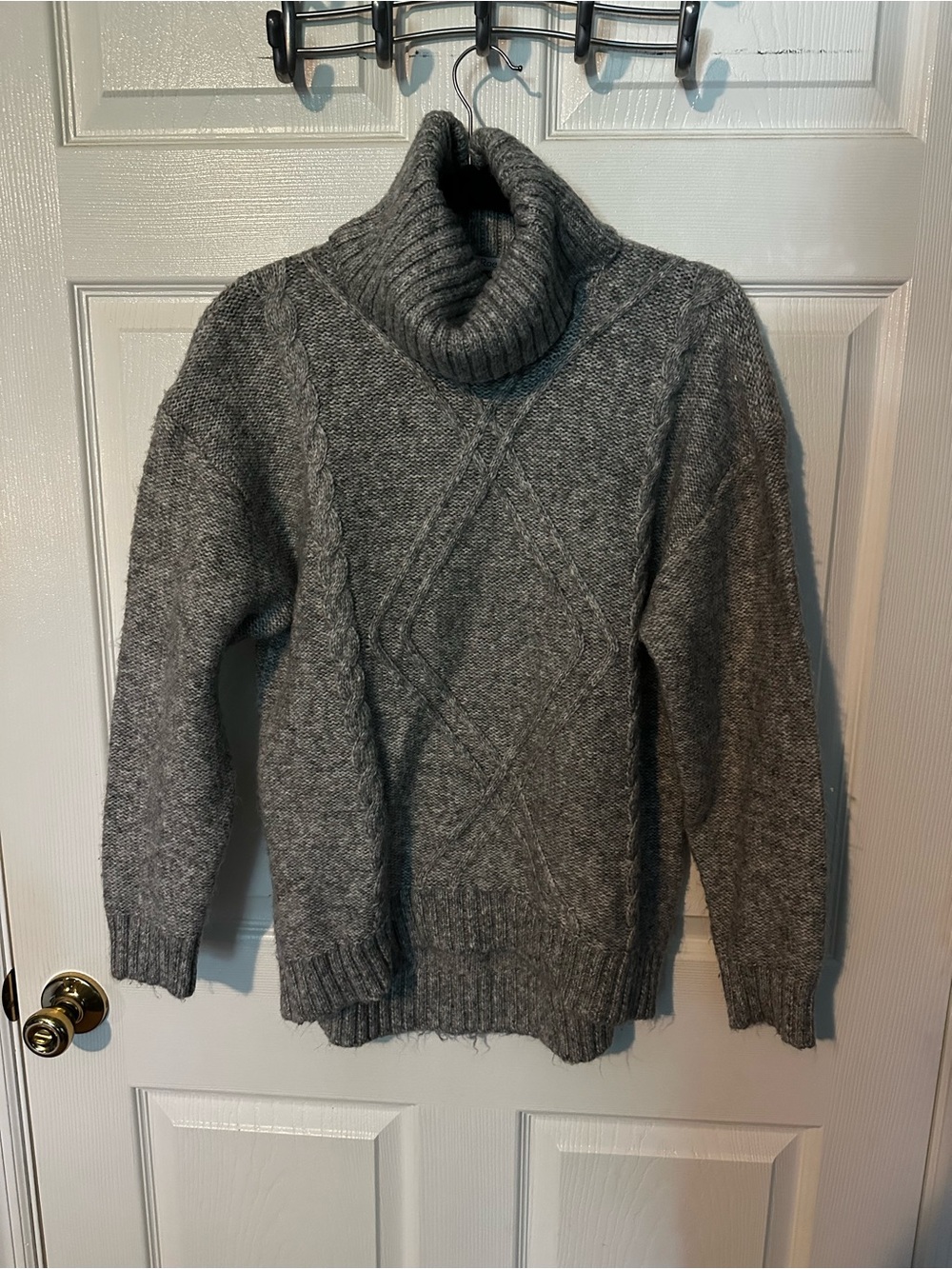 Women’s Gray Turtleneck Cable Knit Sweater